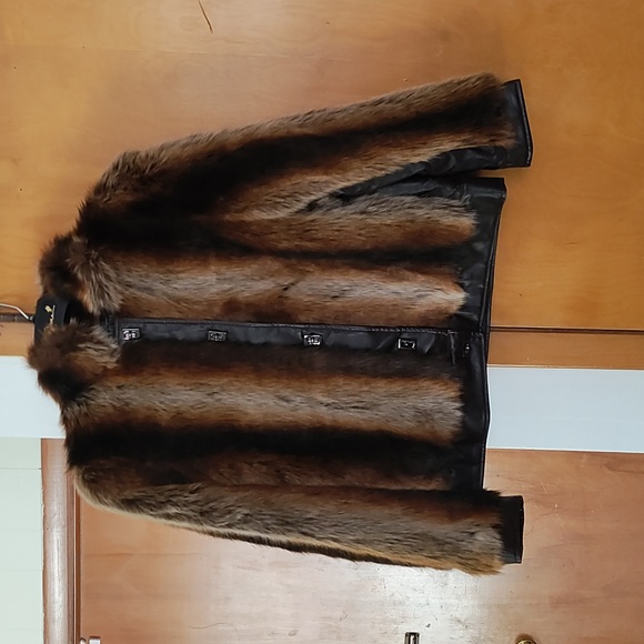 Jacket, by fabulous furs, size XL. - Picture 2 of 2
